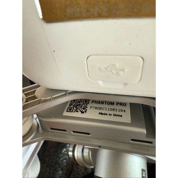 DJI Phantom 3 Professional Quadcopter with 4K Camera and 3-Axis Gimbal - White - Picture 15 of 16